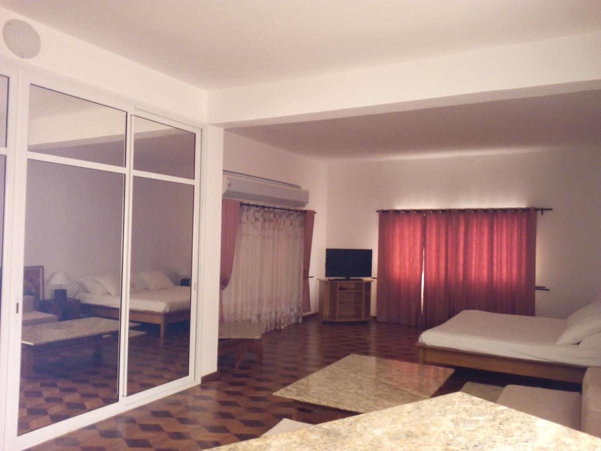 Sahamalaza Bed & Breakfast Ivato  Exterior photo